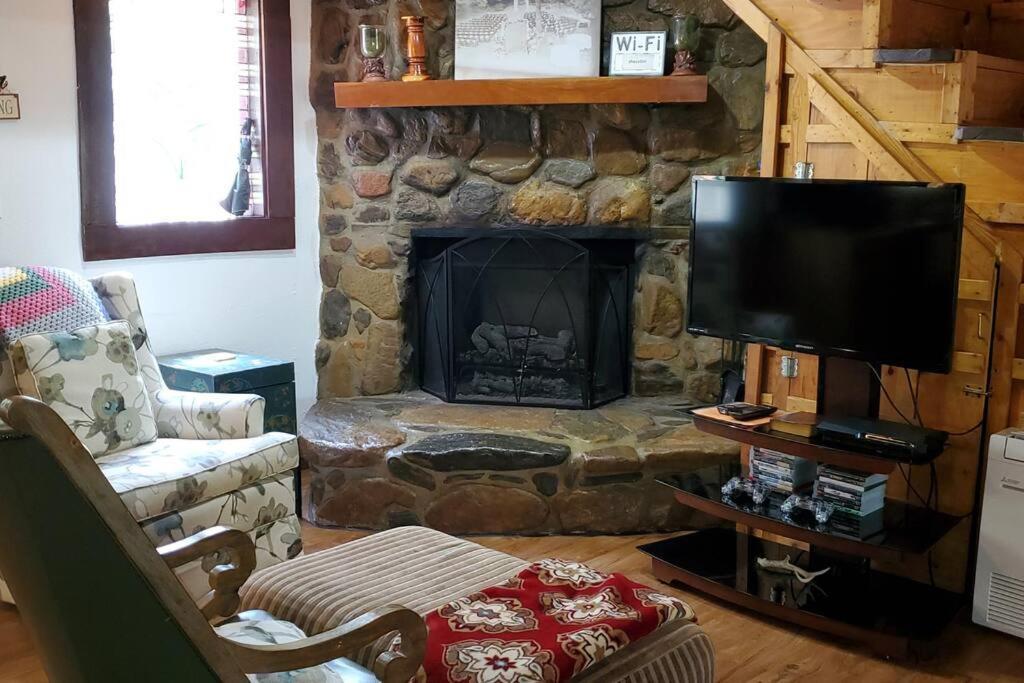 Waterwheel Cabin By The Creek Murphy Exteriör bild